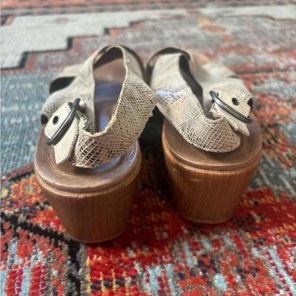 Dansko 38 Animal Print Leather Sandals Open Toe JACINDA 7.5 8 Slingbacks - Picture 6 of 7